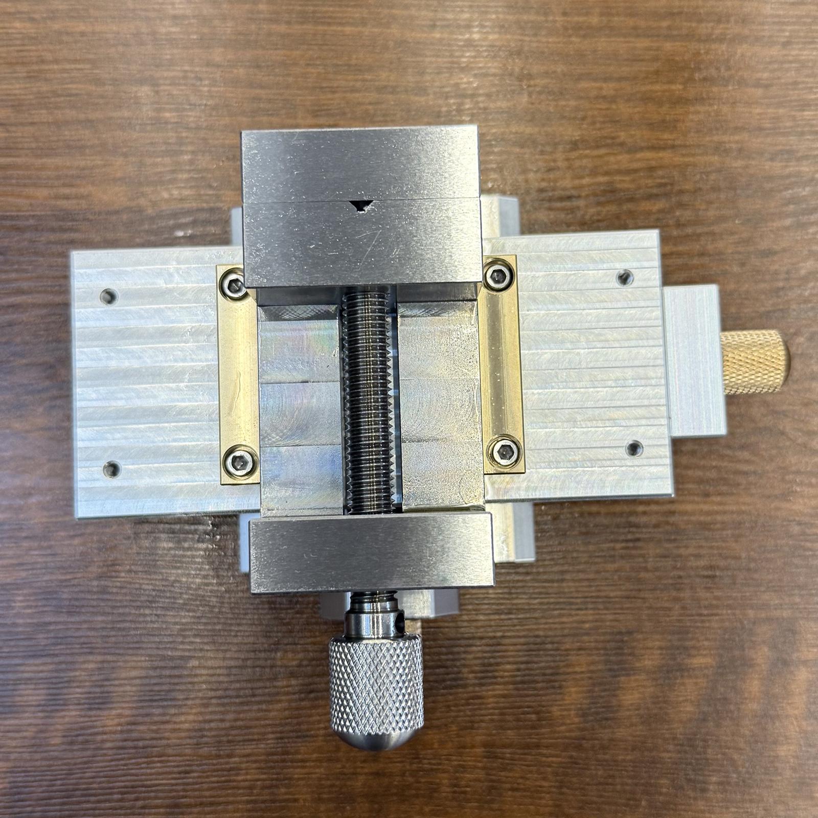وحدة حركة خطية يدوية لطاولة ان - مراجعة Mini Milling Machine Table Cross Slide Xy وسعره