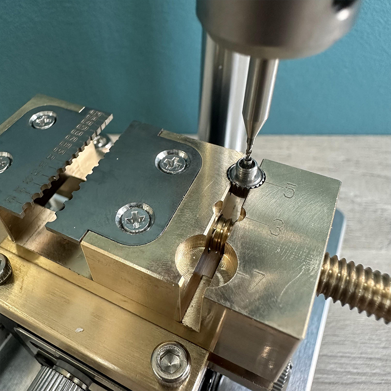 مثقاب طاولة صغير مع تحديد المو - مراجعة Mini Bench Drill Press Variable Speed وسعره